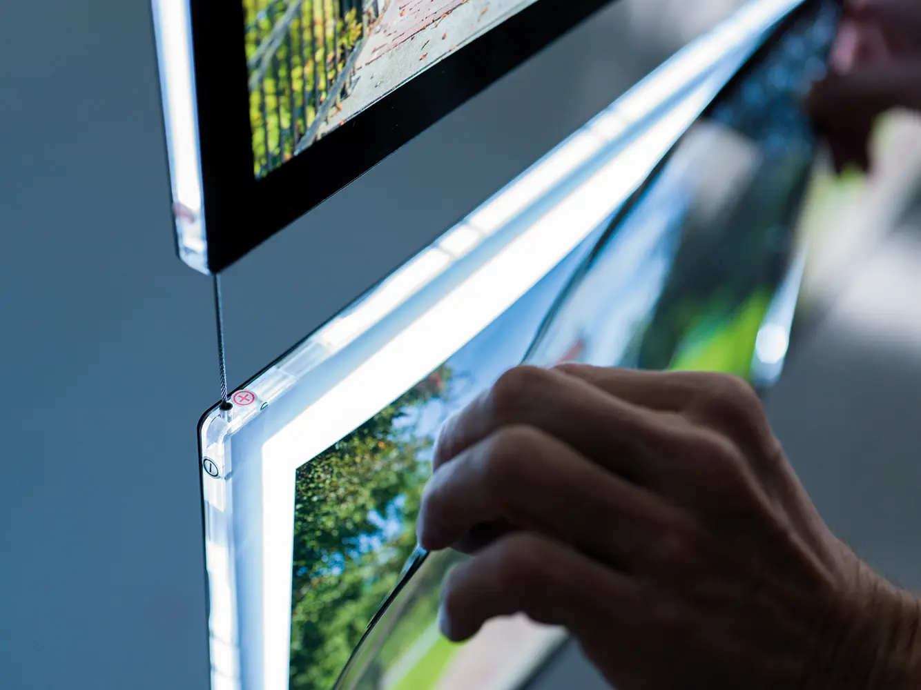 DISPLAY IT LED Display Motiv front einlegen DISPLAY IT LED Display Motiv front einlegen